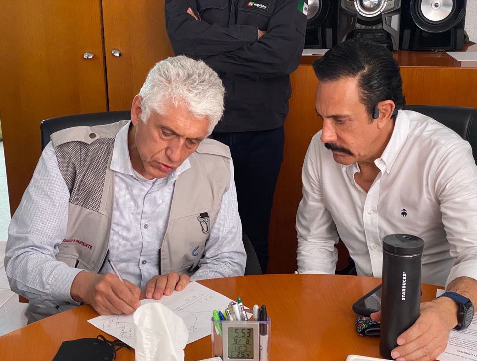 Germán Martínez Santoyo, director de la Conagua, y Omar Fayad, gobernador de Hidalgo. (Especial)