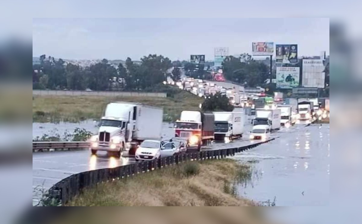 “Casi imposible llegar a México desde Querétaro", refieren usuarios.