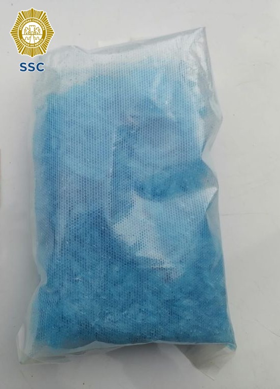 Los presuntos narcomenudistas traían casi 400 gramos de crystal.
