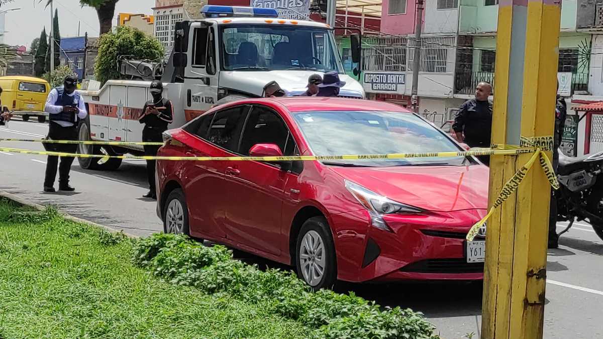 El hombre huyó en un auto, en el que se disparó al verse acorralado. (Especial)