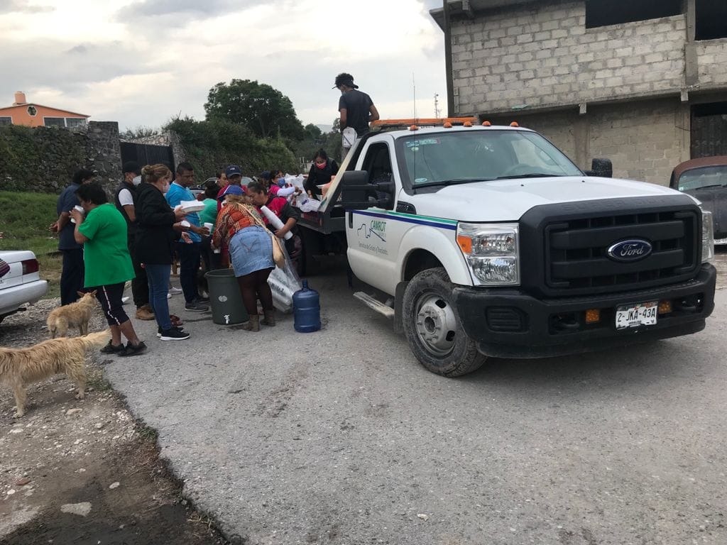 Redujeron los costos de las grúas para apoyar a sus vecinos de Tula. (Especial)