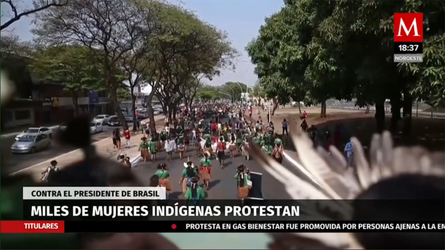 Mujeres indígenas se manifiestan contra presidente de Brasil