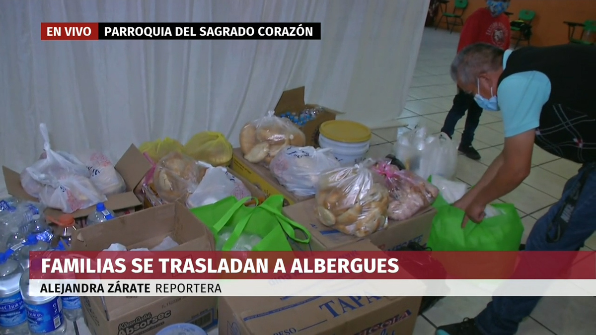 Familias se trasladan a albergues tras deslave en el Cerro