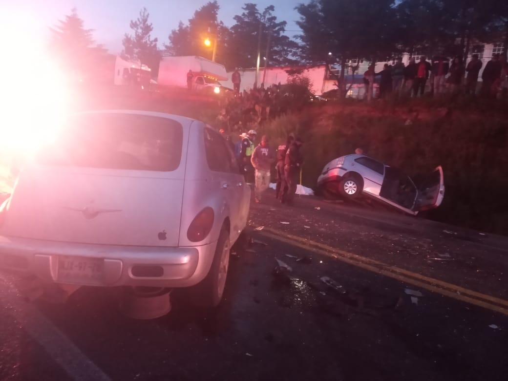 Fueron automovilistas quienes solicitaron apoyo de los servicios de emergencia.