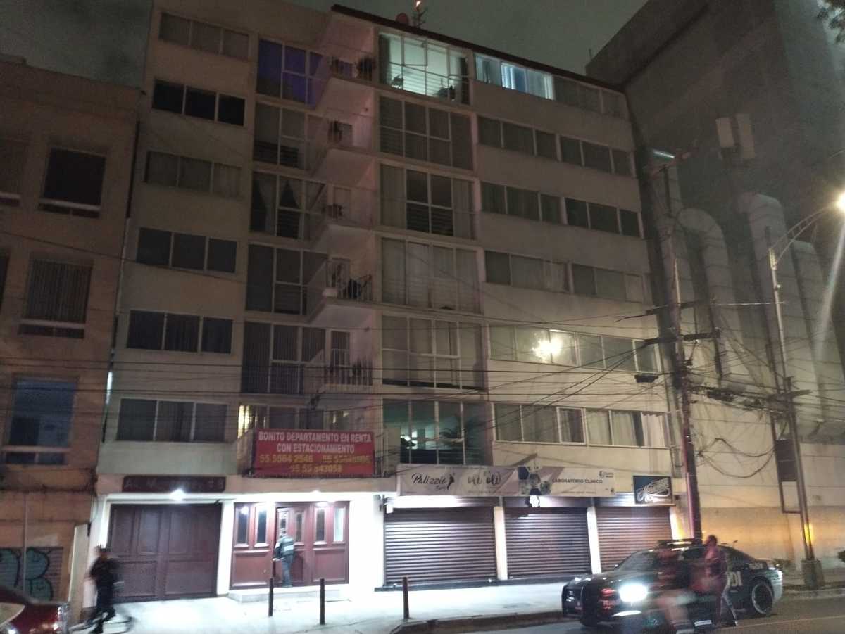Hombre muere tras aventarse de un sexto piso en alcaldía Cuauhtémoc | Enrique Luna