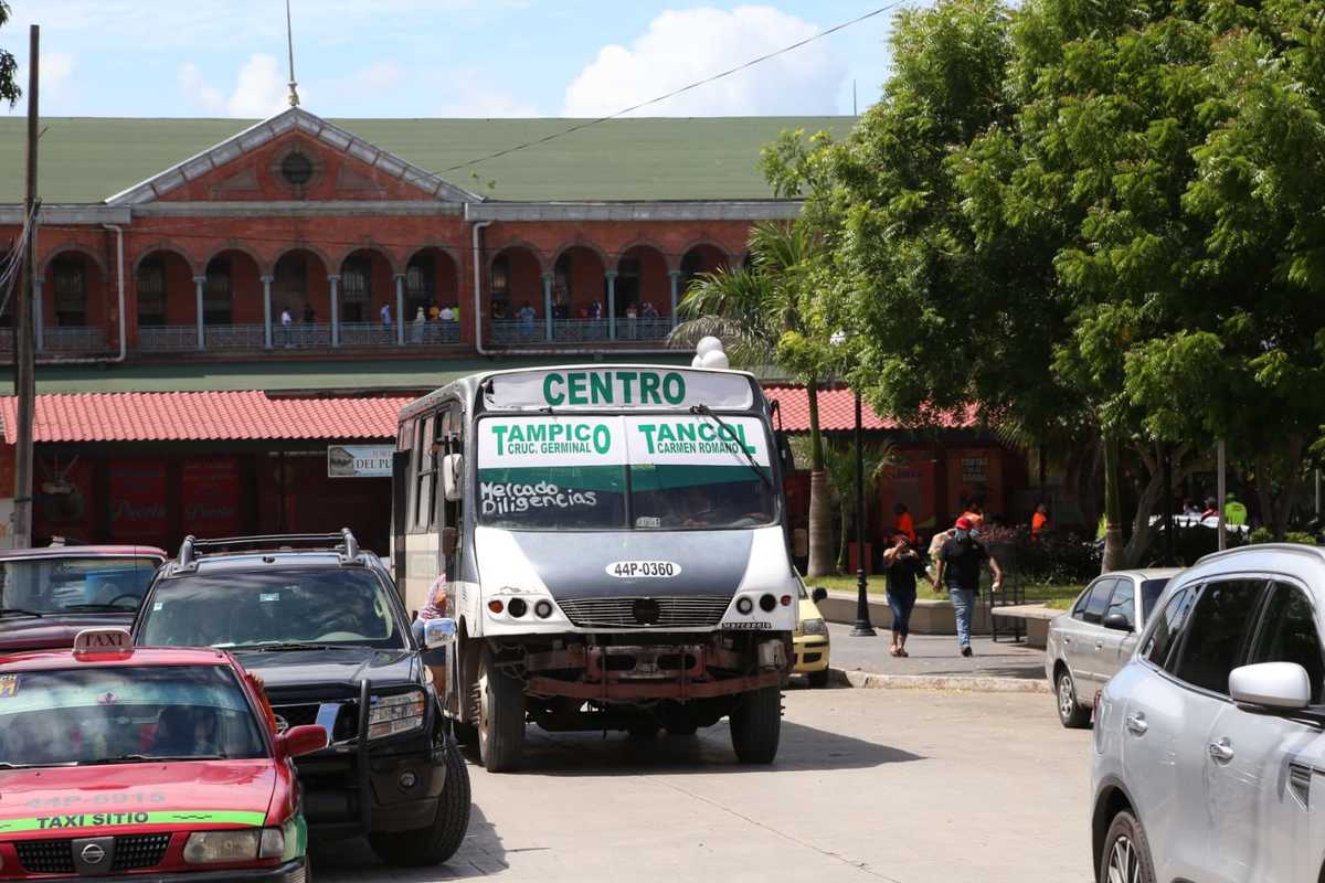 Autobuses del transporte público regresaron al centro de Tampico (Yazmín Sánchez(