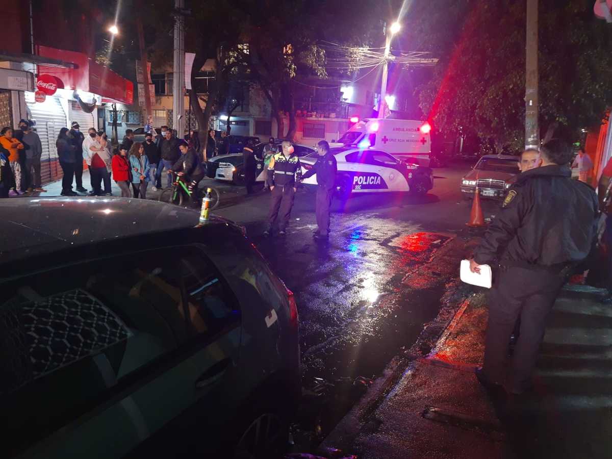 Tras el percance, no hay personas de la casa que hayan resultado lesionadas.