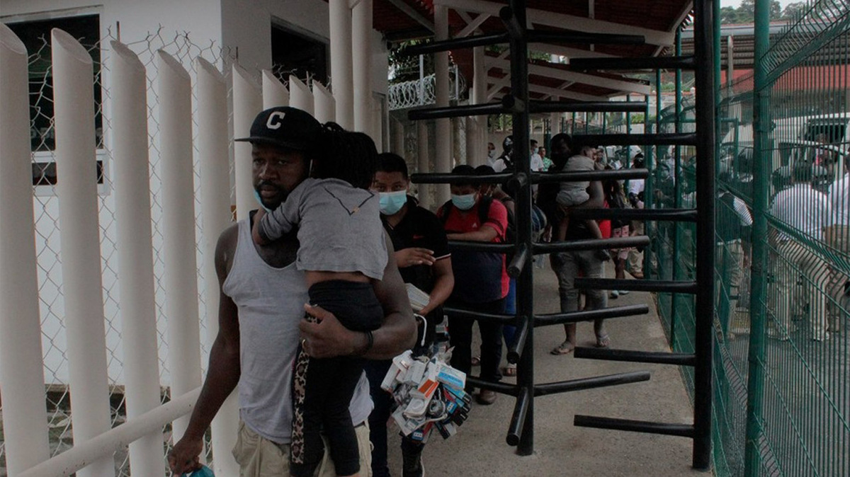 Migrantes hacen huelga de hambre en Tapachula