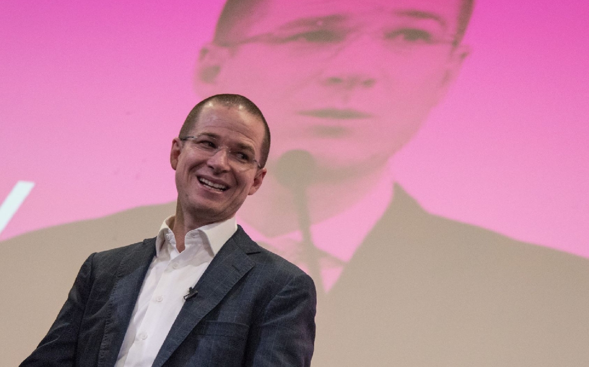 Ricardo Anaya en una reunión con estudiantes universitarios. (Cuartoscuro)