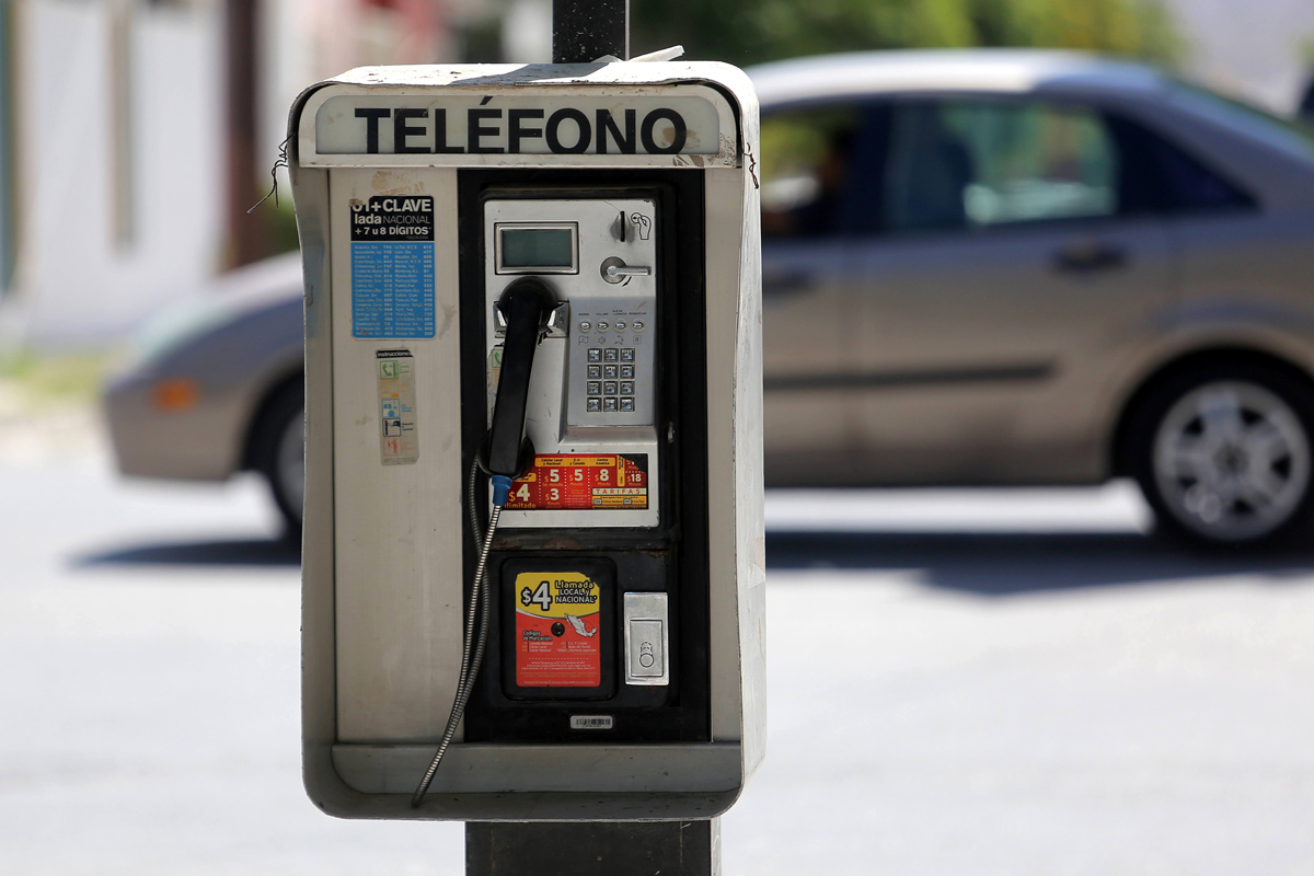 Teléfonos públicos en Lerdo. (Rolando Riestra)
