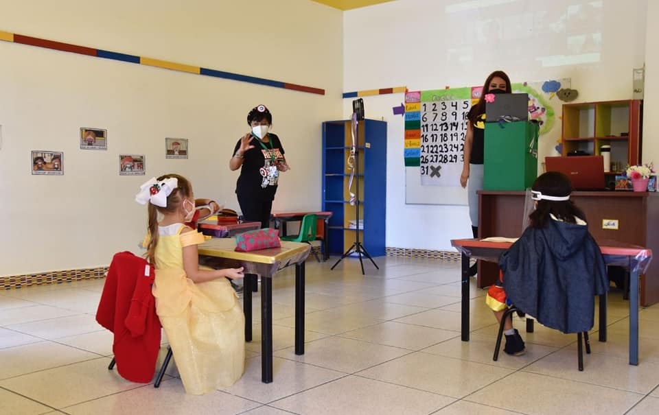 Cada escuela de Oaxaca cuenta con equipo especial para evitar contagios de covid-19. (Facebook)