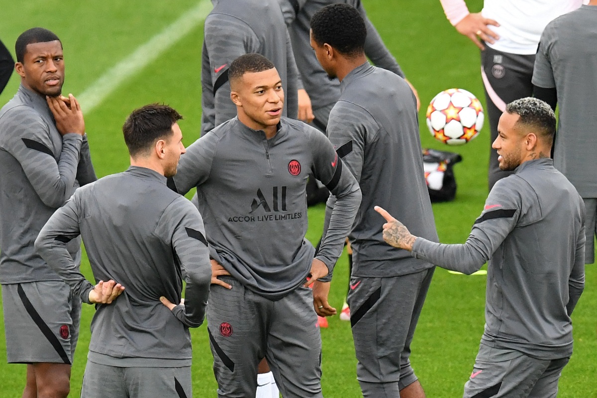 Jugadores del PSG previo a la Champions League (AFP)