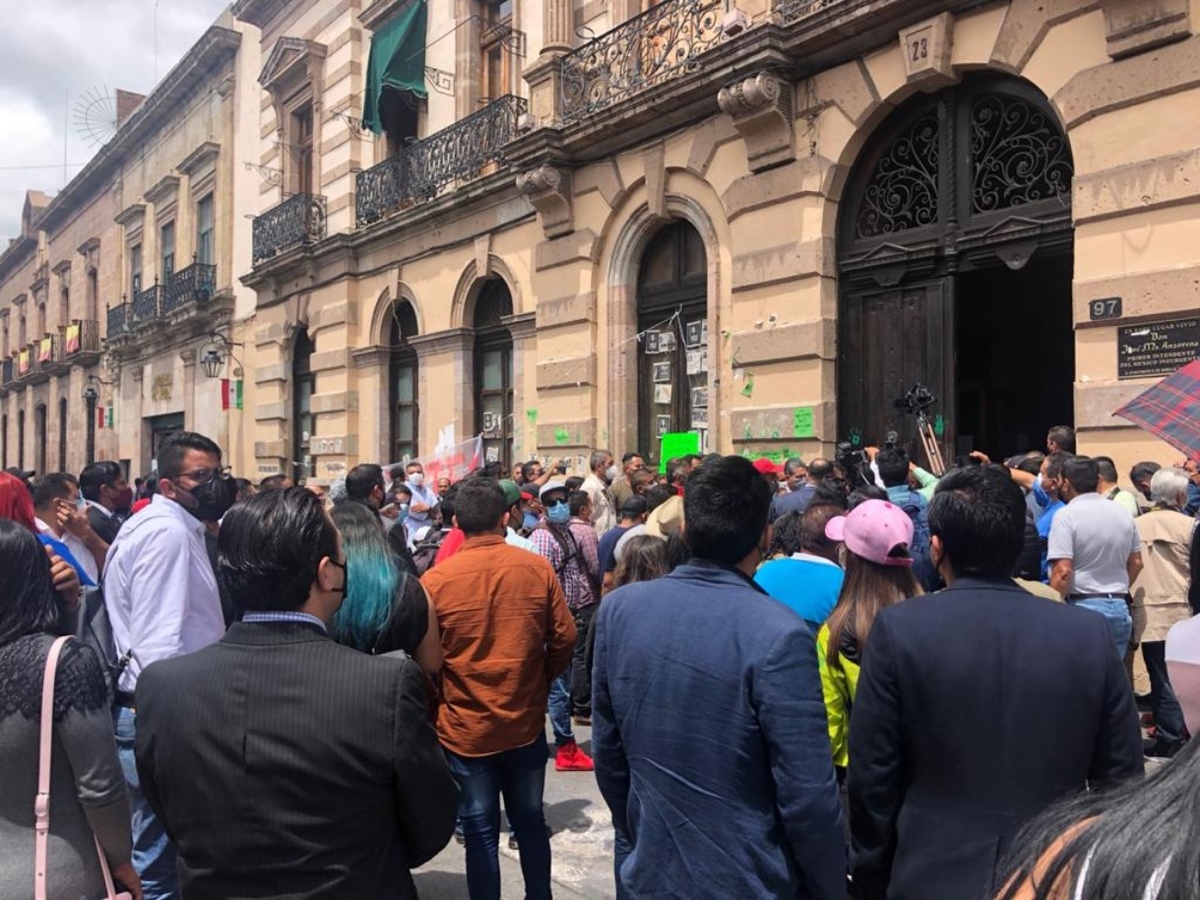 Maestros toman Palacio Legislativo en Michoacán. | Jocelyn Estrada