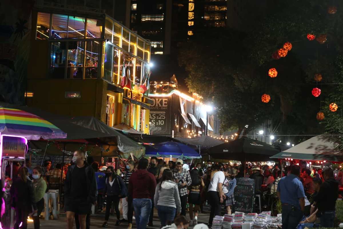Mexicanos celebran las fiestas patrias en bares y restaurantes | Javier Ríos