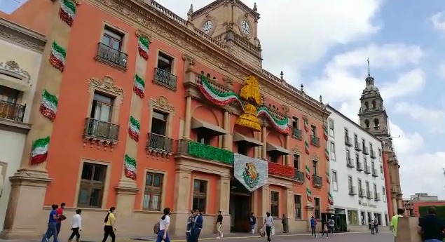 Piden evitar festejos patrios en casa. Foto: Especial