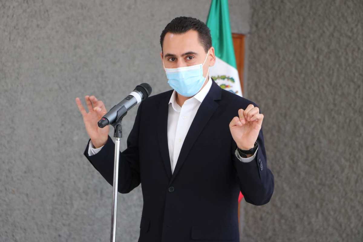 Subrayó que las autoridades no deben cerrar un plantel educativo por un contagio. Foto: Especial.