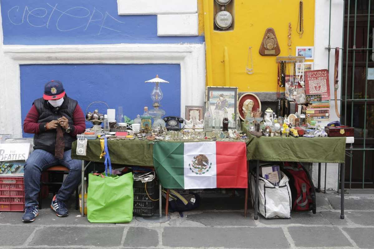 Comercio informal en Centro Histórico. (Andrés Lobato)