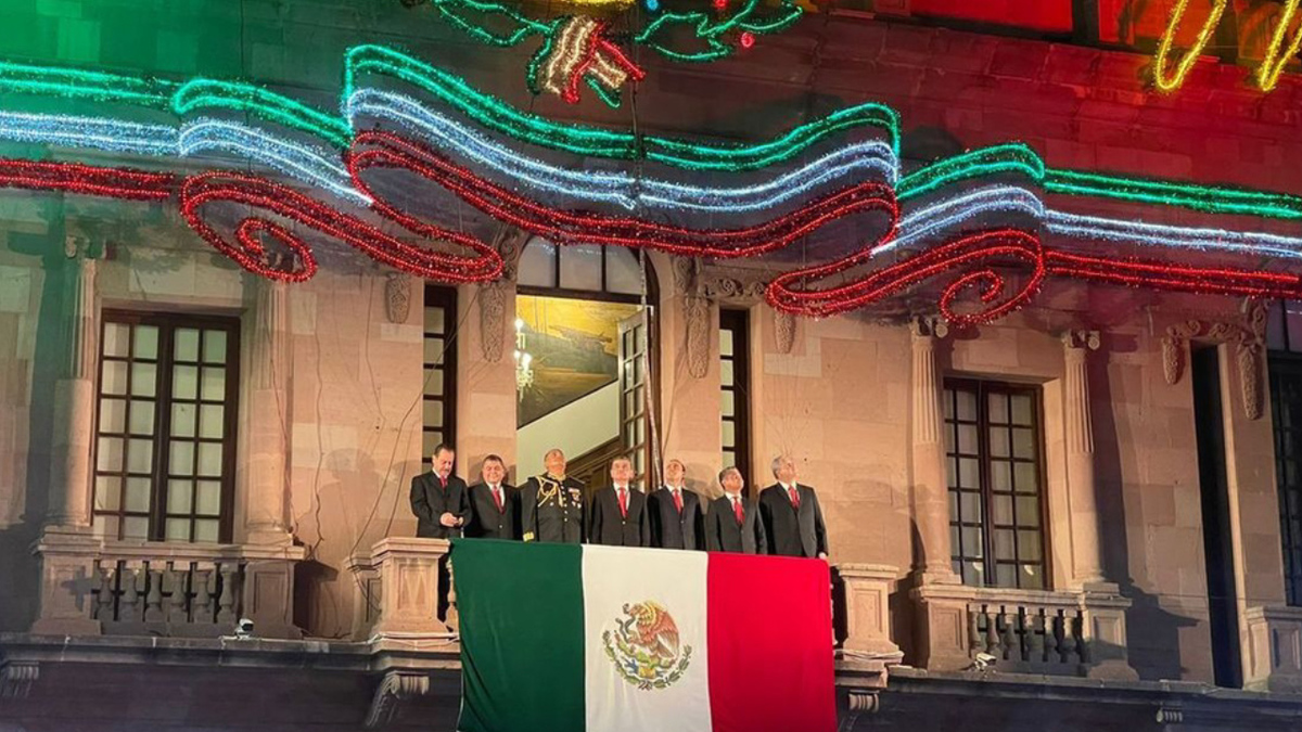 Miguel Riquelme da Grito de Independencia en Coahuila