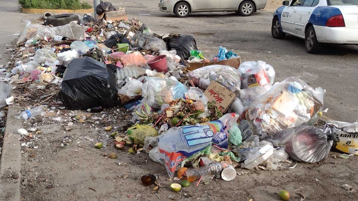Recolectores de basura paran labores, así luce puerto de Acapulco. | Javier Trujillo