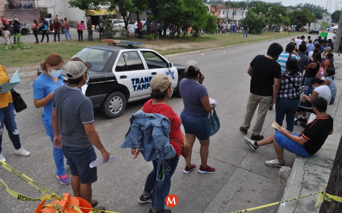 Vacuna contra covid en Tampico. (Sergio Sánchez)