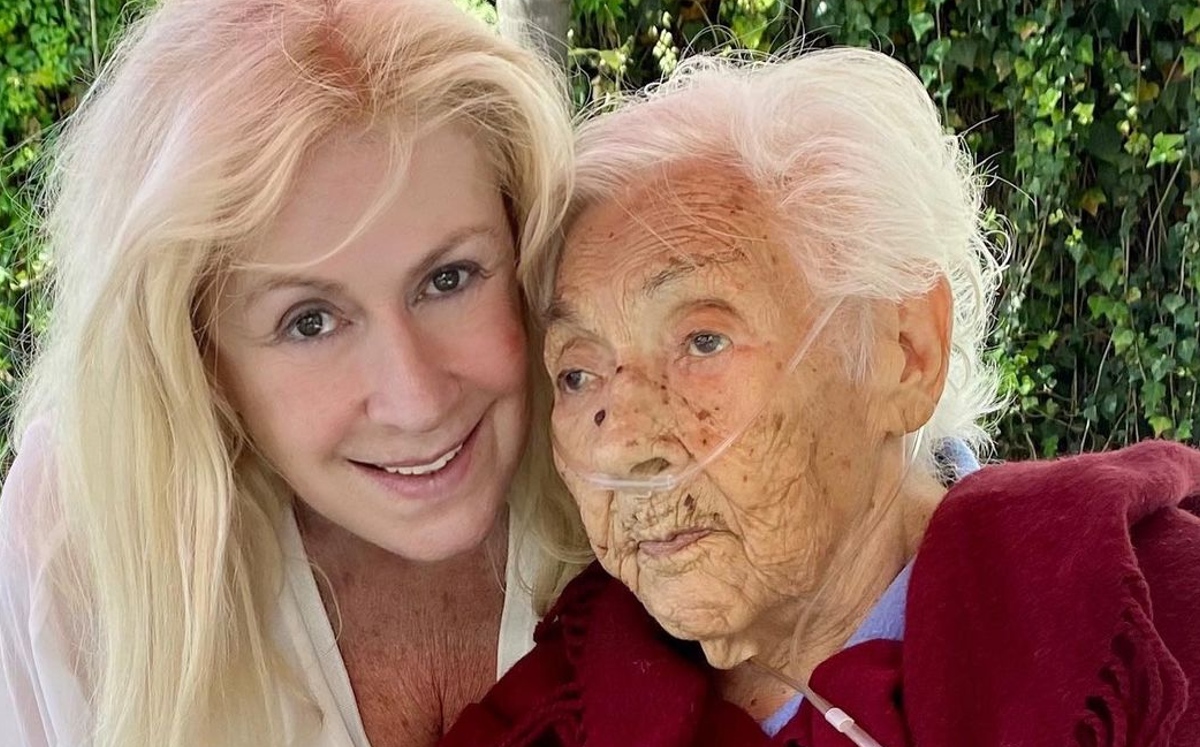 Laura Zapata señaló que Thalía la ayuda con los gastos de su abuela (Instagram).