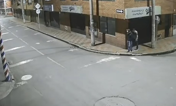 El hecho ocurrió en un barrio de Bogotá. | Captura video Alejandra Bolaños