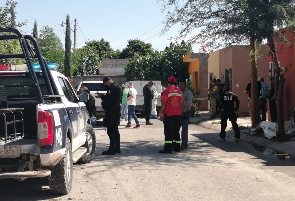 El hombre golpeó a la mujer y a la menor con un martillo para luego prender fuego al domicilio. (Milenio Digital)