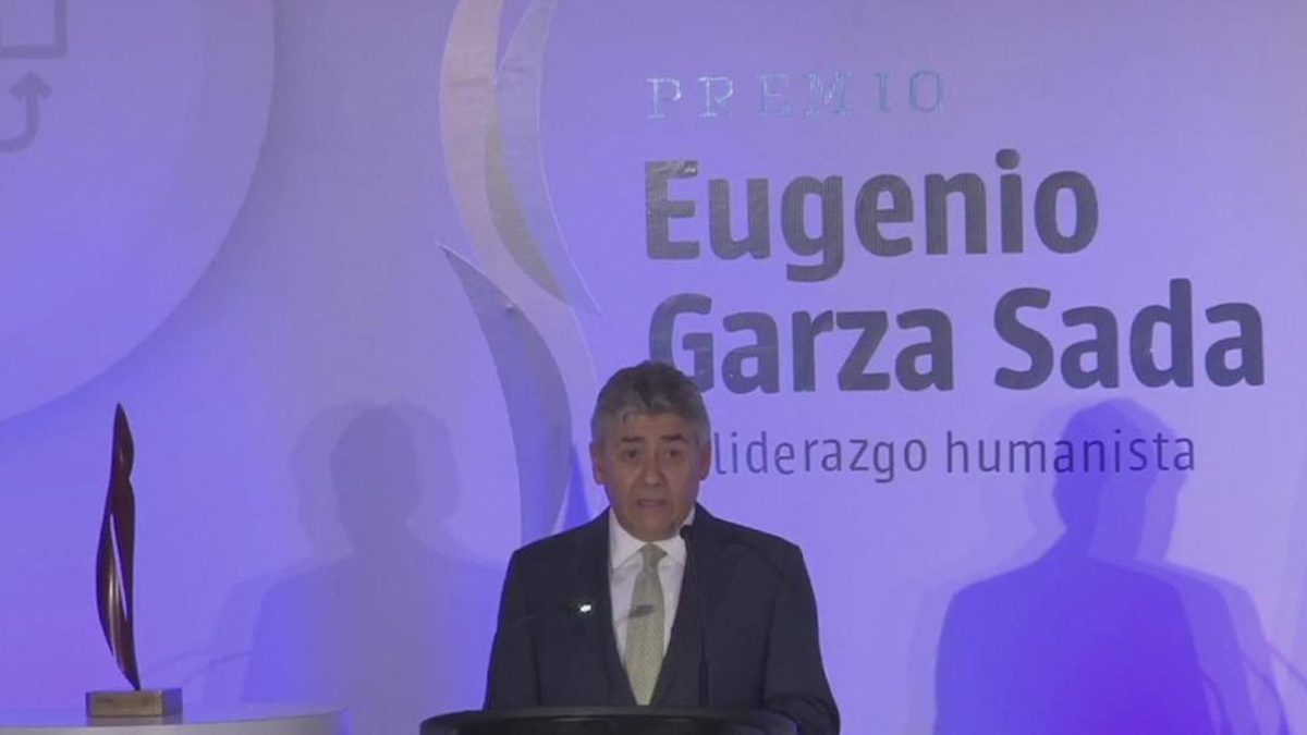 Presidente de Femsa pide a empresas buscar un capitalismo consciente y democrático