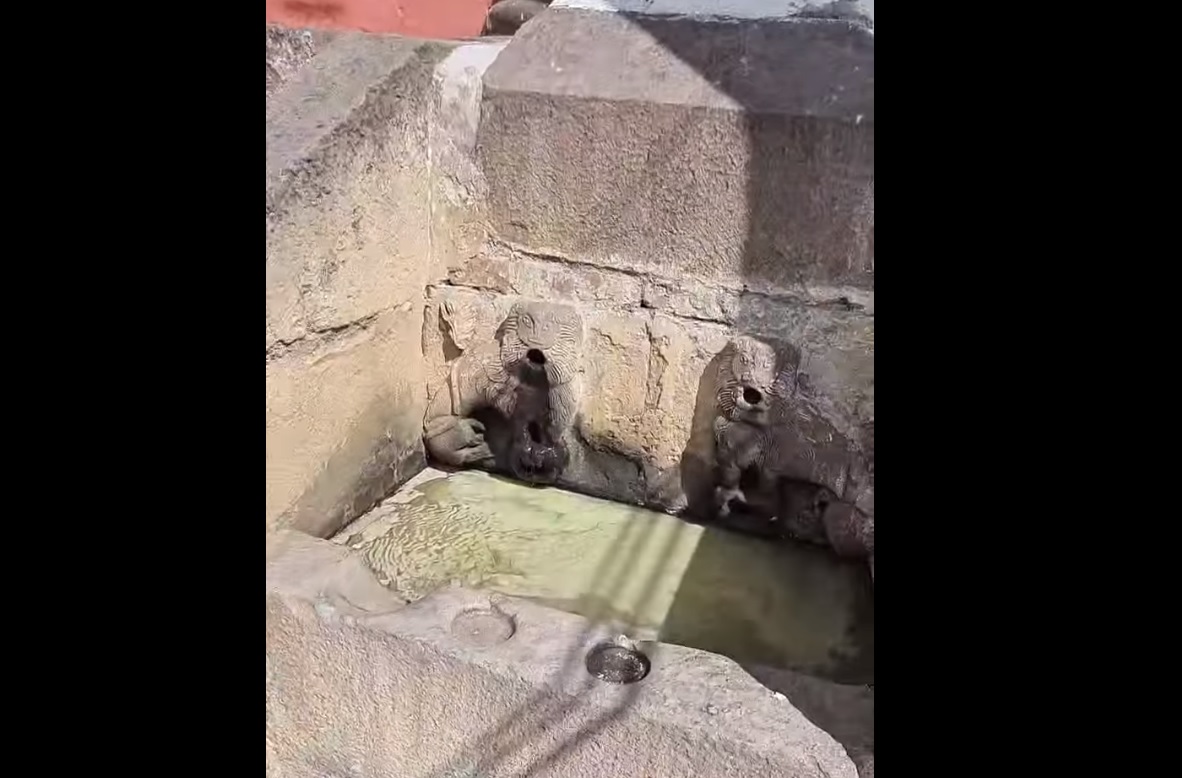 Combustible en las tuberías del municipio de Tepeapulco por donde circula el agua. (Especial)