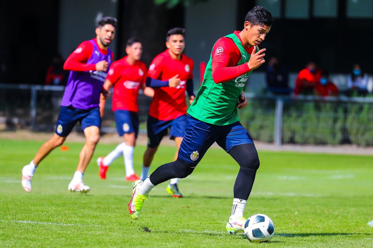 Entrenamiento de Chivas en Verde Valle. (Cortesía)