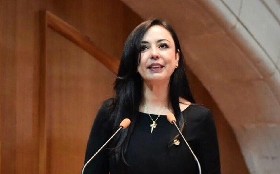 La noticia la dio en redes sociales. (Especial)
