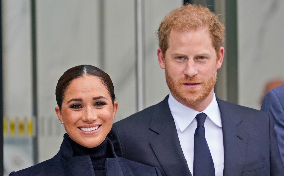 Príncipe Harry y Meghan Markle visitan memorial en Nueva York (AP).