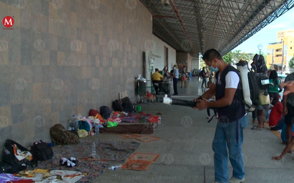 Realizan desinfección en la central camionera de Tampico (Fotos: Jesús Pasillas)
