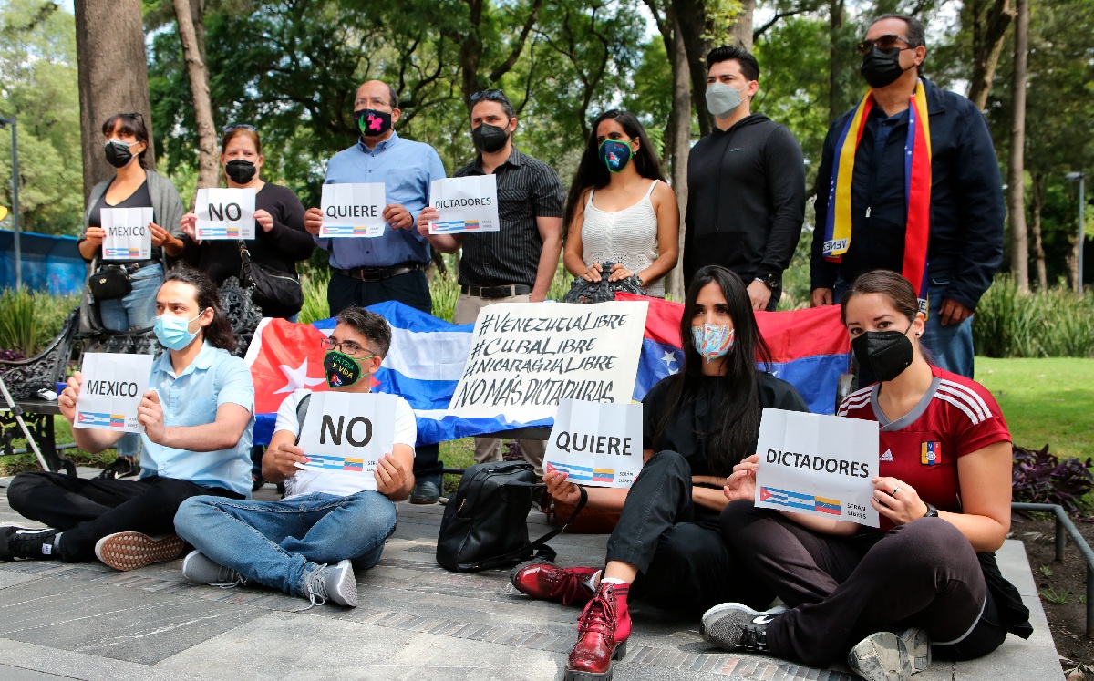 Un grupo de jóvenes protestaron en la Ciudad de México el fin de semana pasado. (AP)