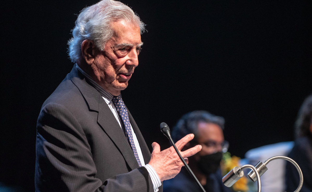 El Premio Nobel de Literatura en una mesa durante la IV Bienal Novela Mario Vargas Llosa. (Foto: Paula Islas)