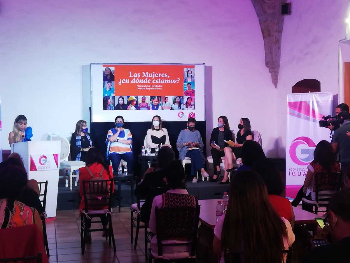 Presentan libro Las mujeres ¿En dónde estamos? (Josefina Ruiz)