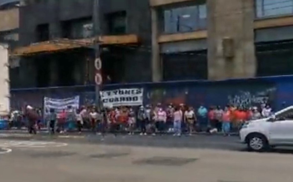 CdMx 'blinda' edificios y monumentos previo marcha