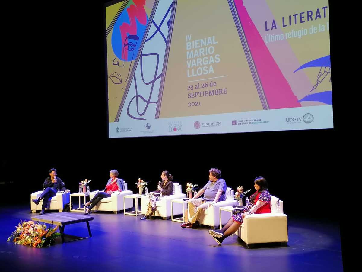 Los escritores reflexionaron sobre la literatura en la Bienal | Especial