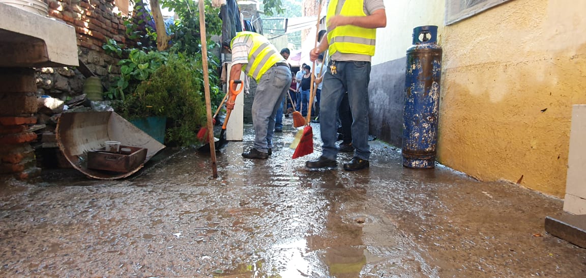 Vecinos de El Dean sufren afectaciones tras fuerte lluvia vespertina (Especial)