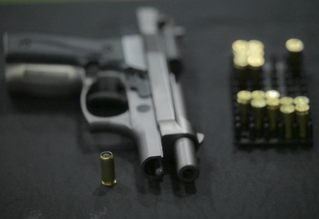 Las armas de fuegos suelen ser exportadas a otros países del mundo de forma ilegal. (AFP)