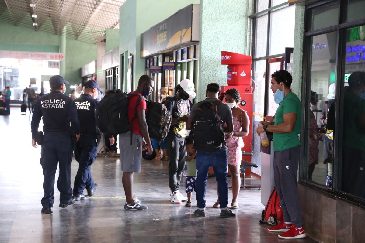 Migrantes en la central de autobuses de Tampico (Yazmín Sánchez)