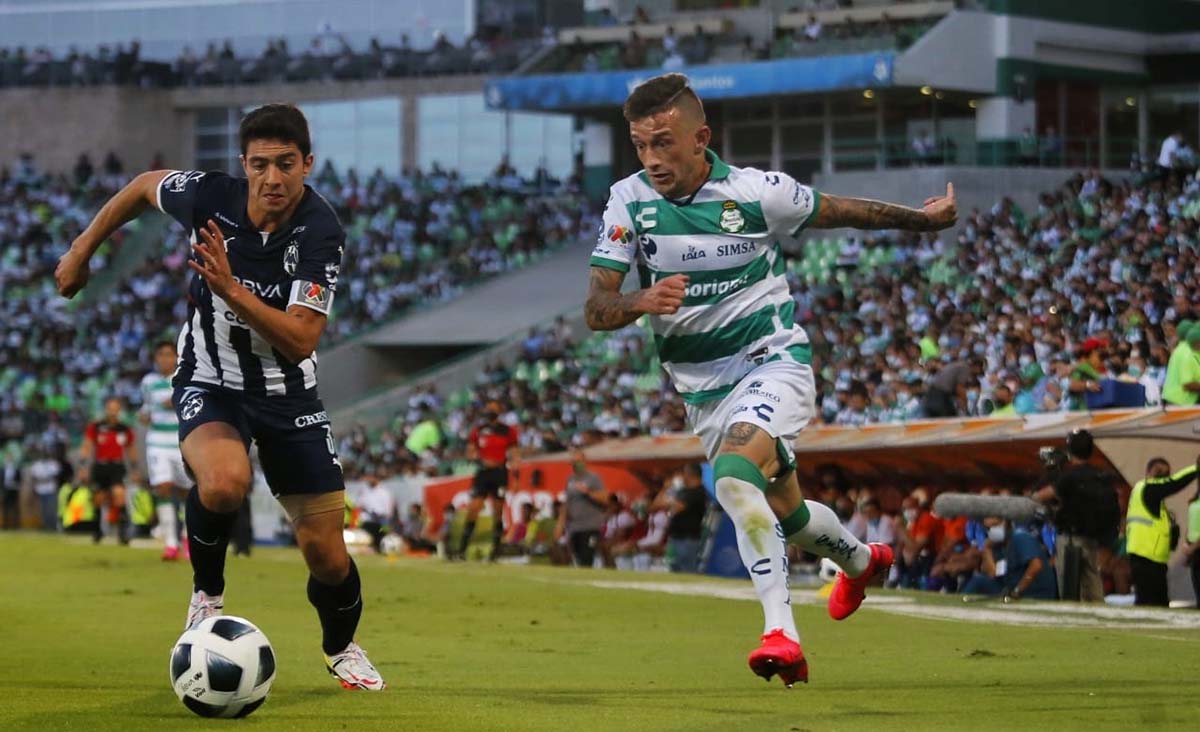 Santos vs Monterrey en el Estadio Corona. (Rolando Riestra)
