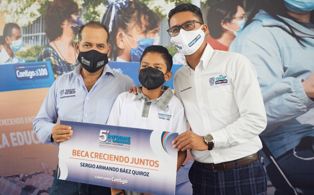 EL mandatario estatal indicó que su gobierno ha asumido la responsabilidad de ser aliado de la educación. Foto: Especial