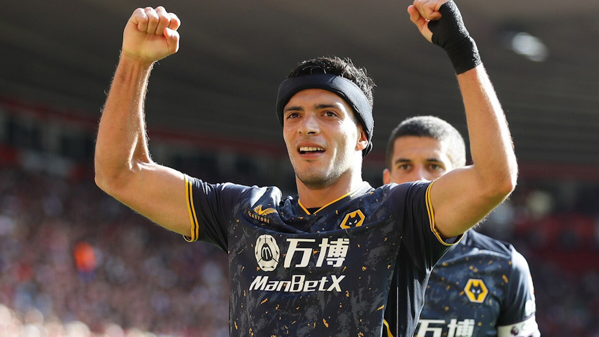 ¡Ha vuelto! Raúl Jiménez anota un golazo con el Wolverhampton