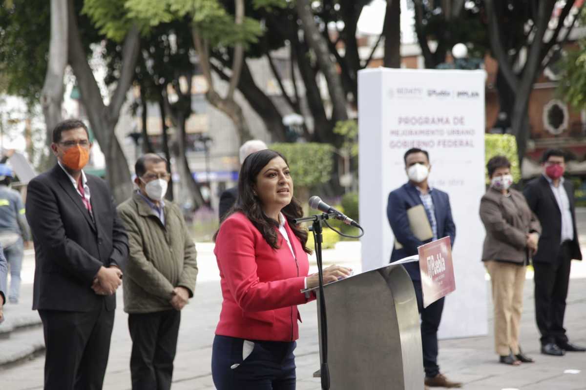 Claudia Rivera en entrega de obras del zócalo. (Andrés Lobato)
