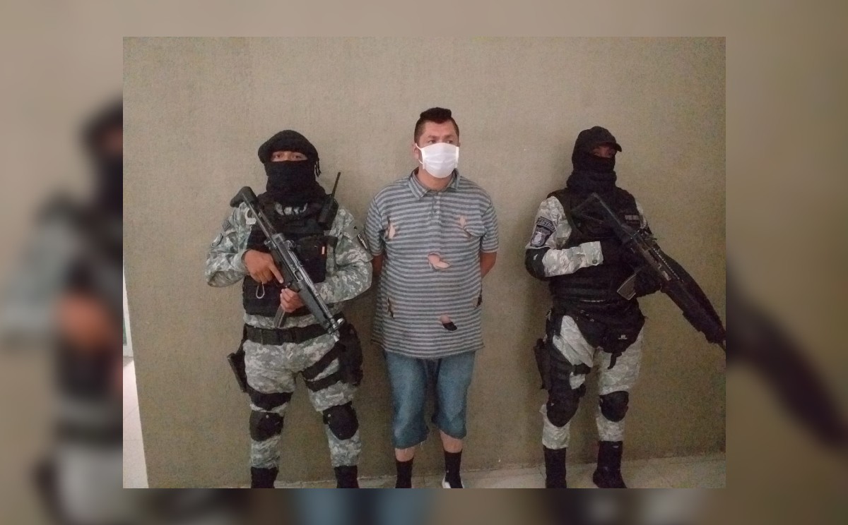 El hombre fue detenido en cumplimentación de una orden de aprehensión.