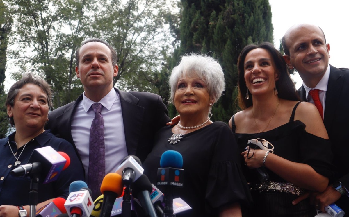 La familia Sosa Noreña acudió al Panteón Francés para recordar al cantante (Foto: Alejandra Damiana).