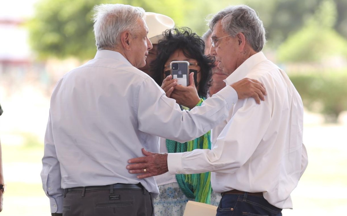 El ex perredista fue invitado especial a la ceremonia de petición de perdón a los pueblos Yaquis. | Octavio Hoyos