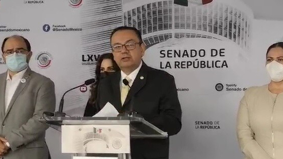 Senadores forman "Grupo Plural" y aseguran que no serán un grupo de choque