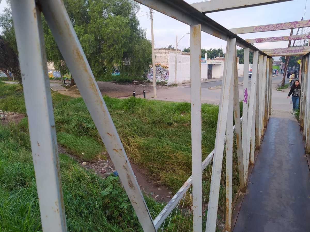 En el Arroyo Los Naranjos, en León, un menor de 9 años perdió la vida tras ser arrastrado por el agua.